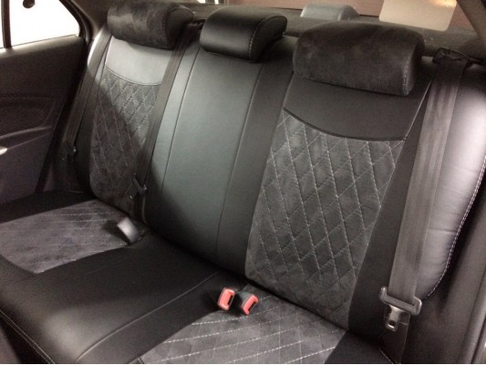 Авточехлы на Toyota Yaris Авточехлы на Toyota Yaris