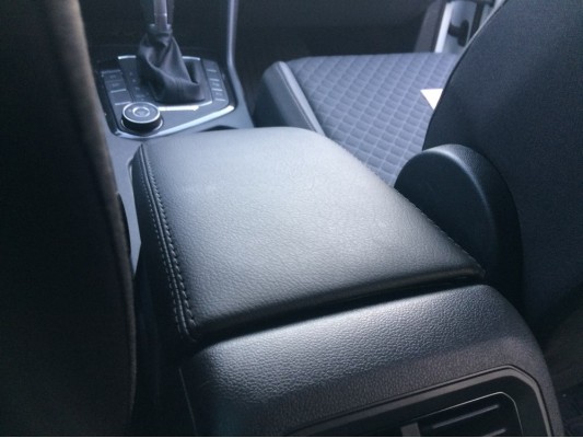 Перетяжка центрального подлокотника Перетяжка центрального подлокотника