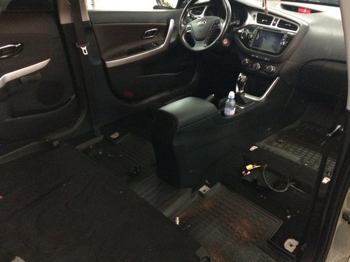 Процесс установки каркасных авточехлов Dress4car Процесс установки каркасных авточехлов Dress4car